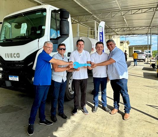 Prefeitura de Pombal ganha mais um caminhão-pipa para ajudar os agricultores